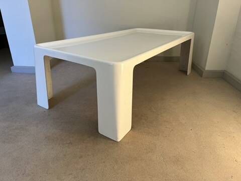 Coffee table in the style of Mario Bellini, Space Age 70s.
