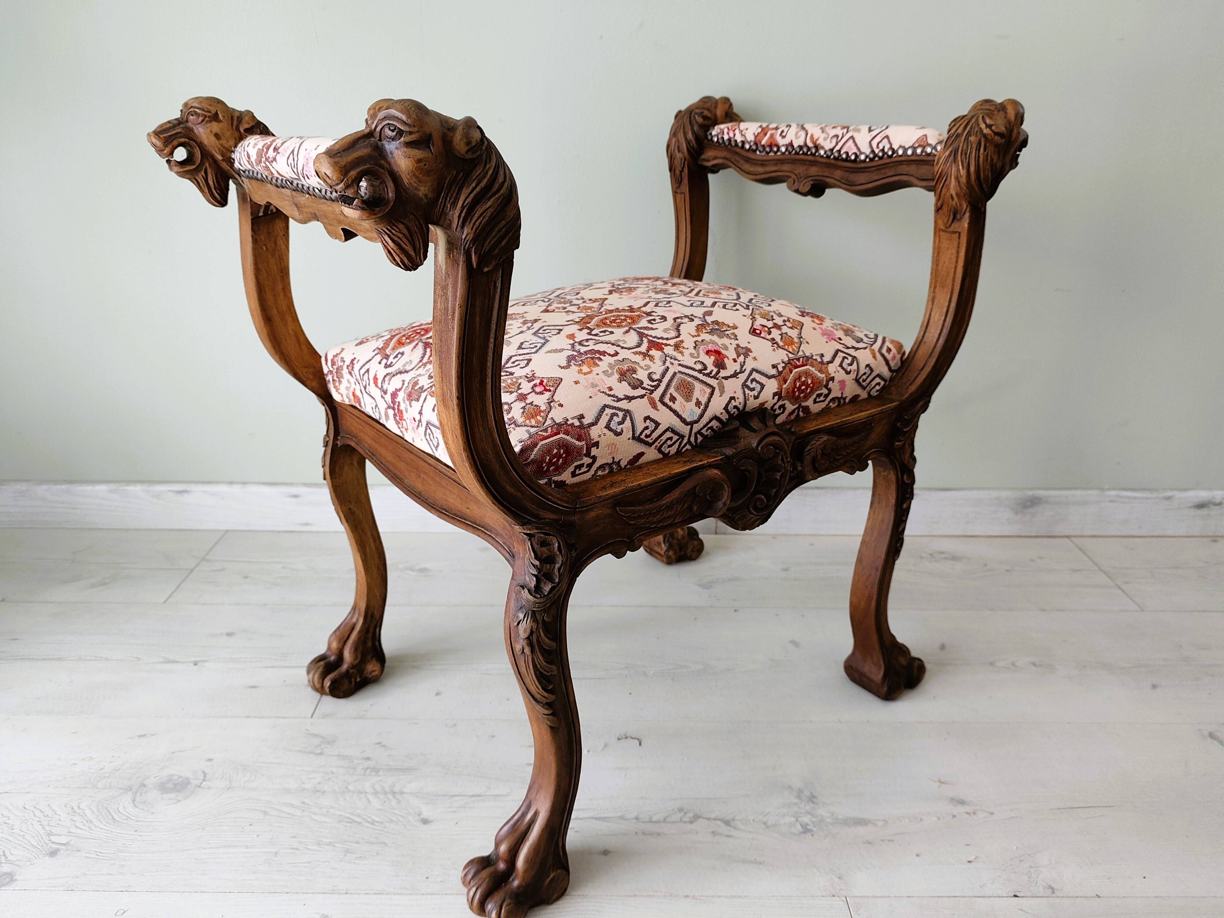 Neo-Renaissance banquette style with lion heads