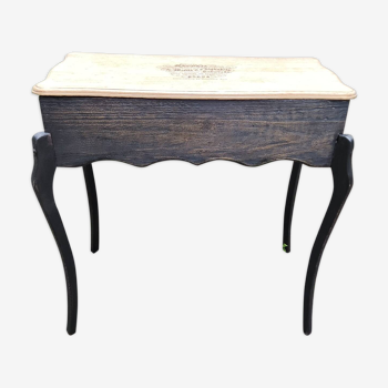 Table à couture en bois ancien rénovée