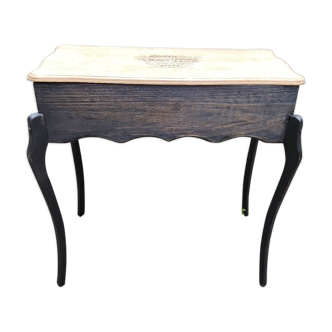 Table à couture en bois ancien rénovée