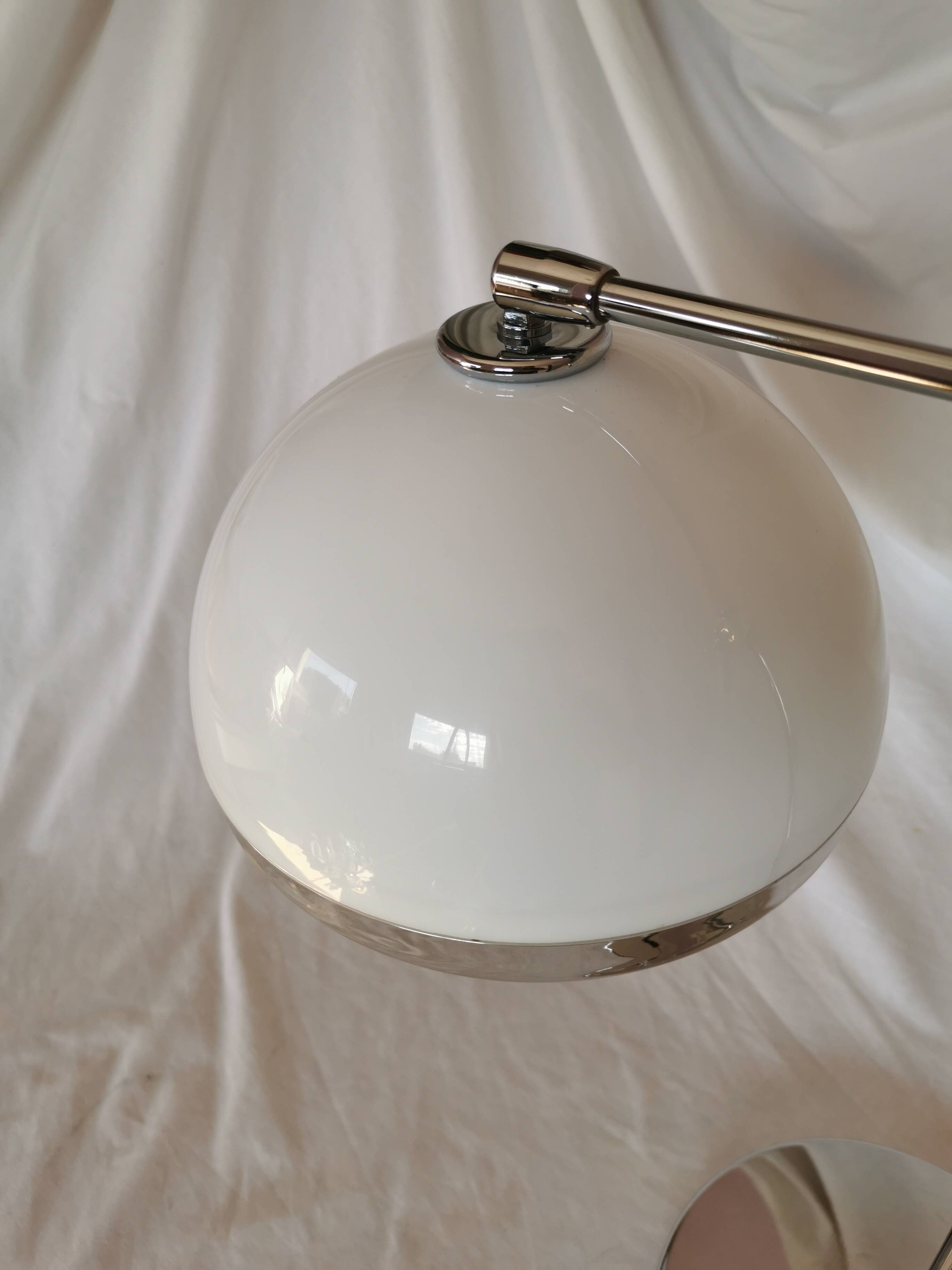Lampe articulée, plastique et chrome, champignon, style 1970