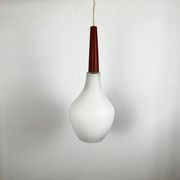 Suspension scandinave opaline et teck, midcentury modern