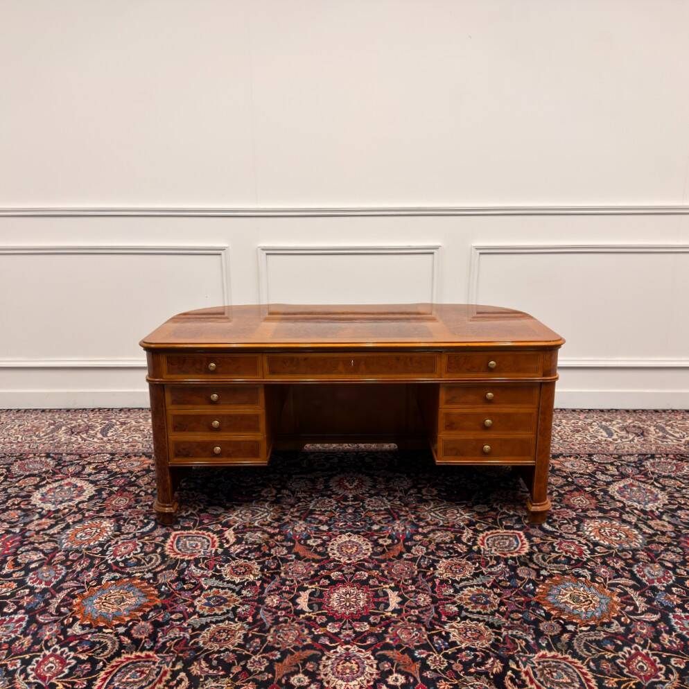 Bureau antique classique italien avec panneau arrière