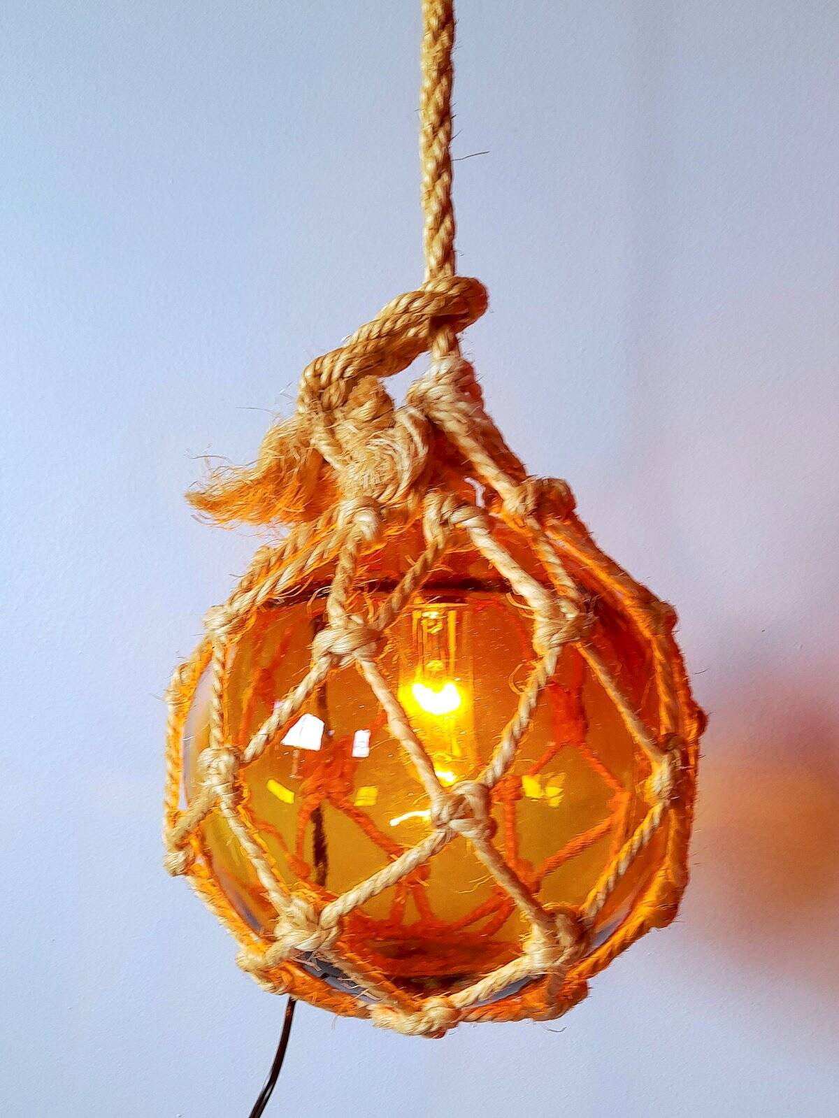 Floating fishing net lamp, diameter 20 cm.