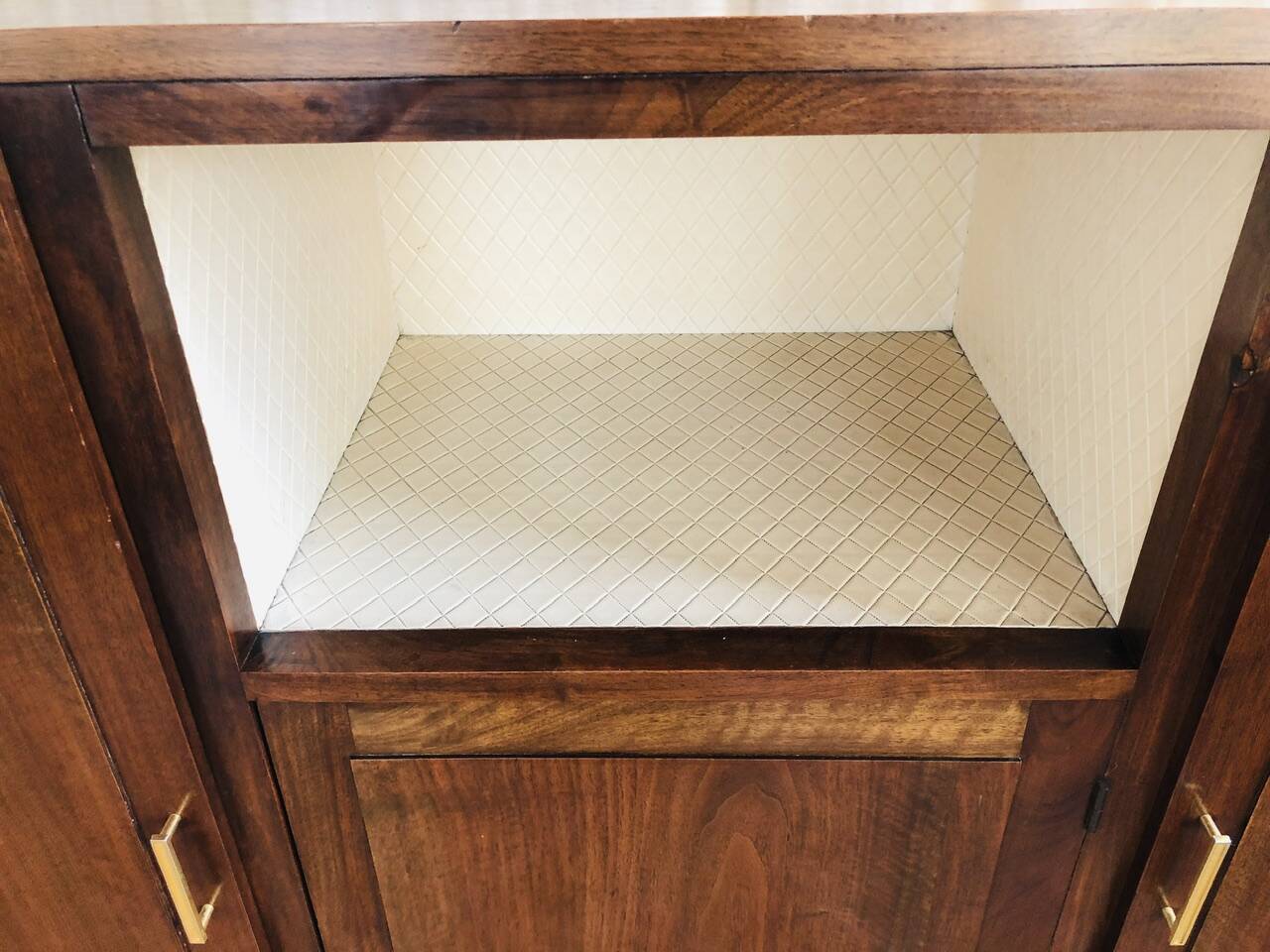 Art Deco low walnut sideboard Circa 1930/1940