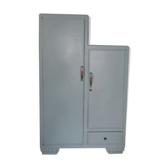 Armoire asymétrique typique des années 50
