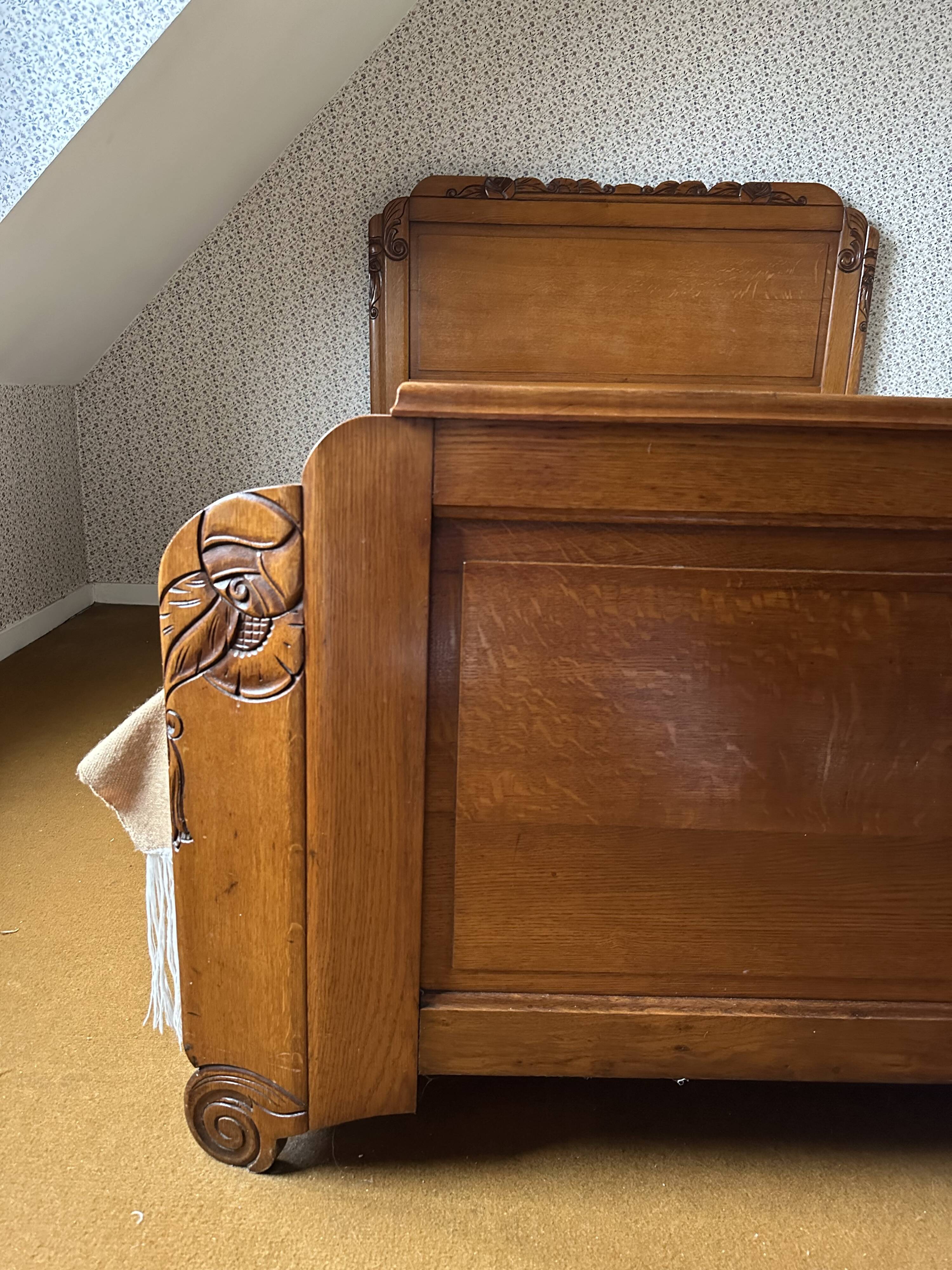 Large Art Deco bed for 2 people