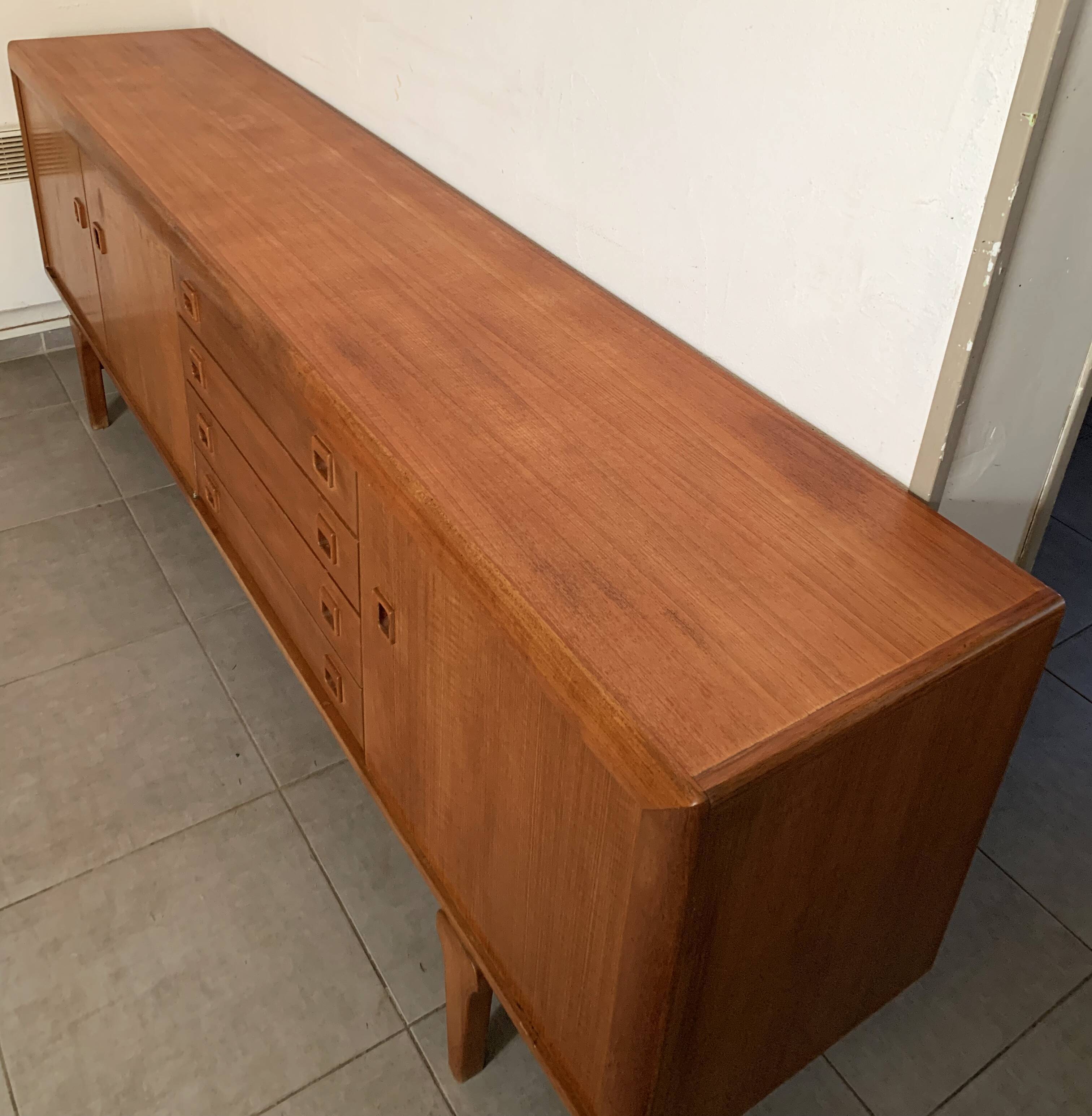 Large Danish vintage row in blond teak from the 60s