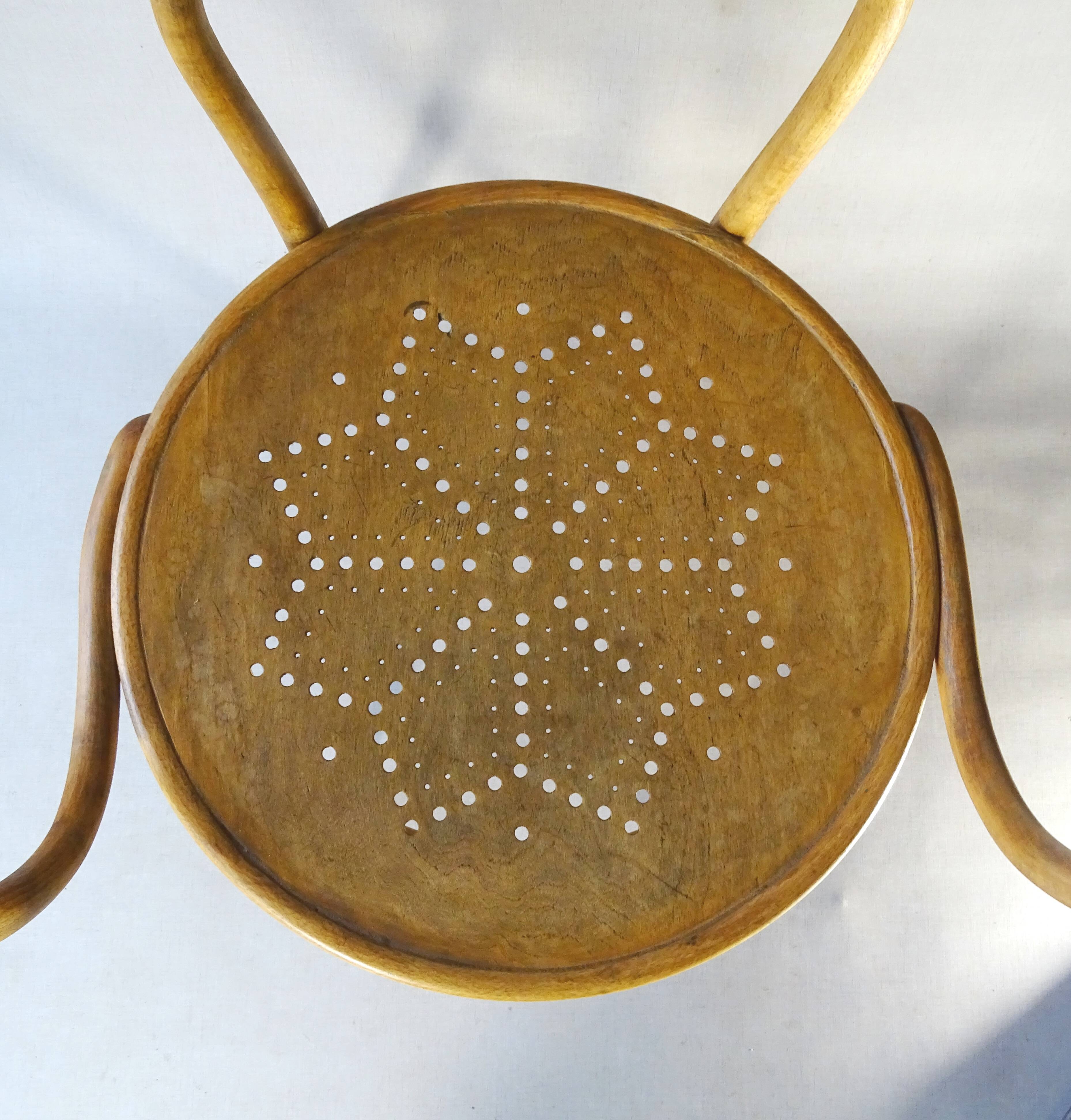 Fauteuil Thonet "Le Corbusier", vers 1905 assise bois à étoile