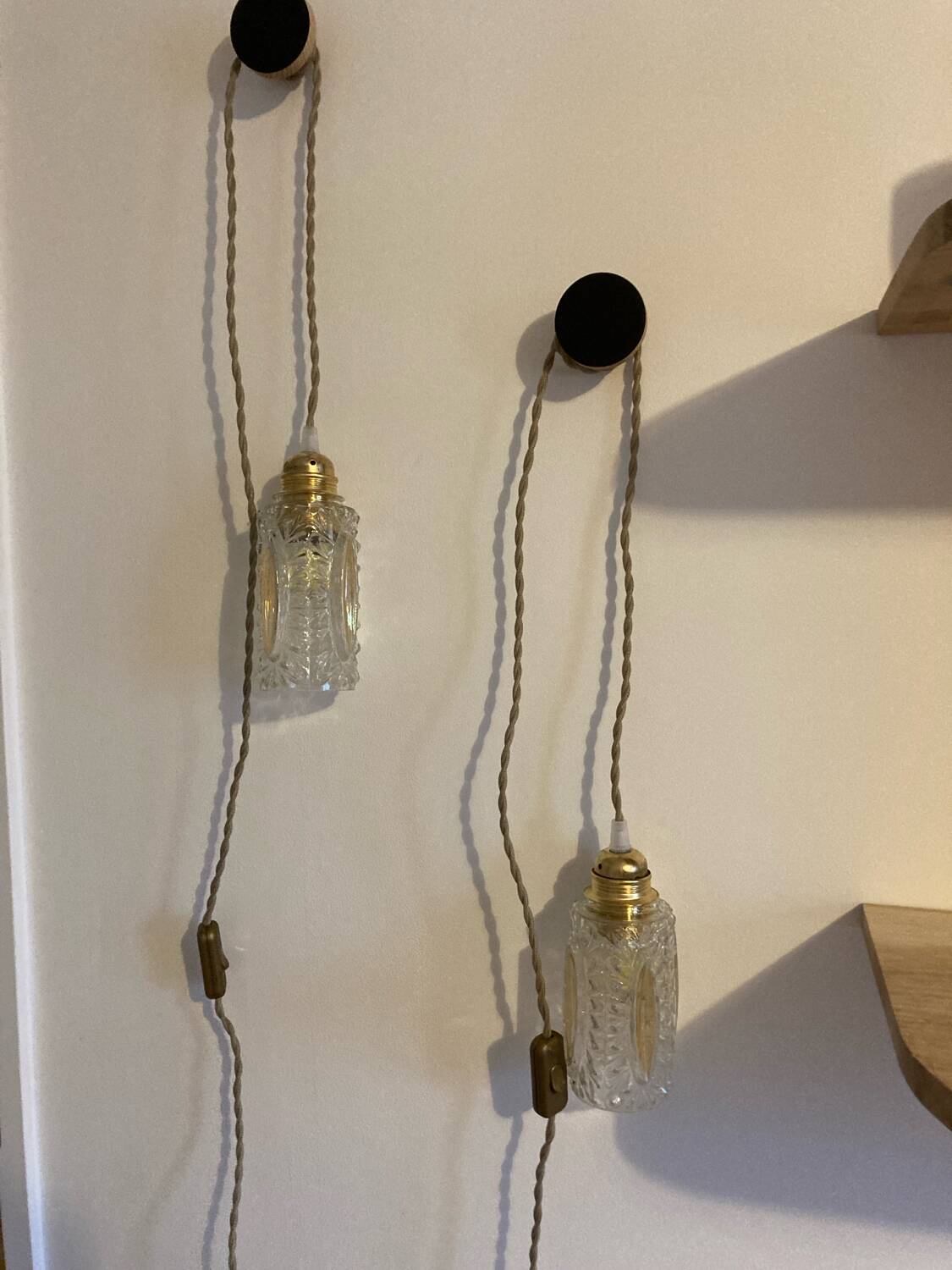Paire de baladeuses opalines vintage