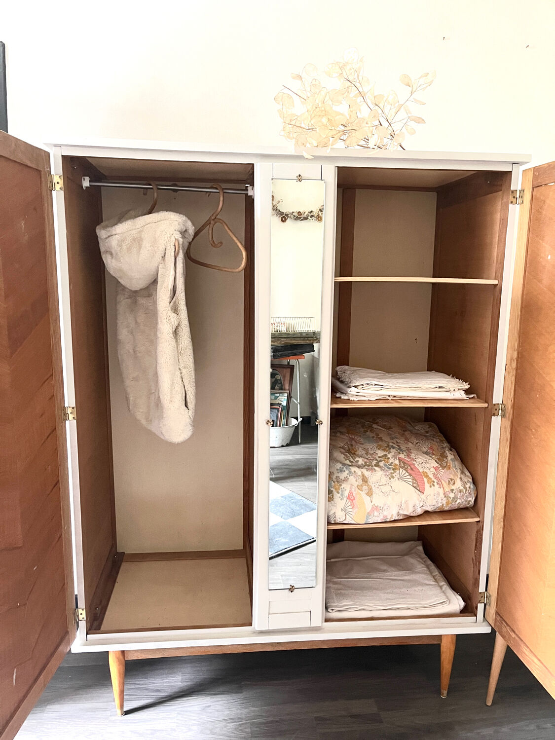 Armoire lin pieds compas
