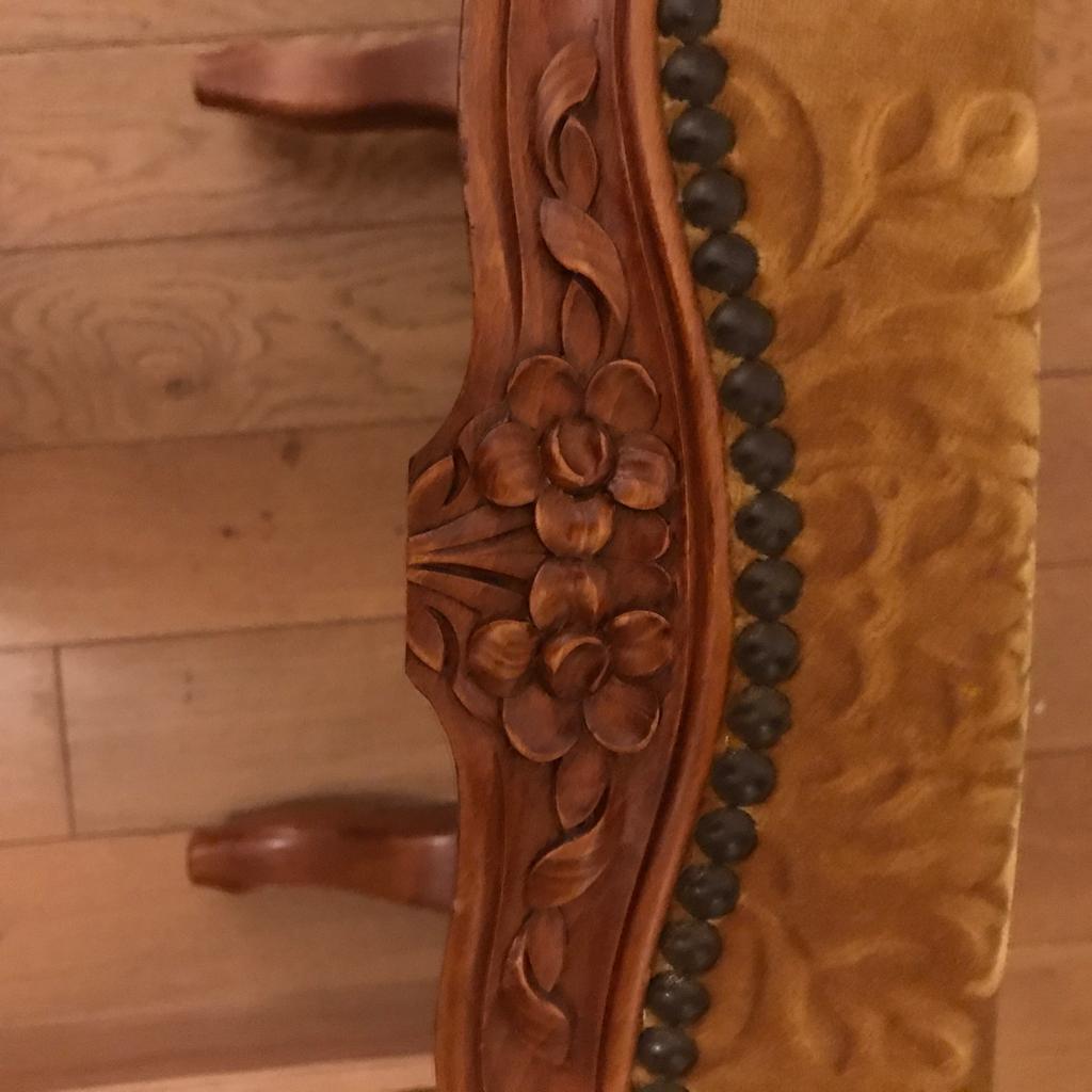 Pouf in gilded velvet and feet wood cherry style louis xv