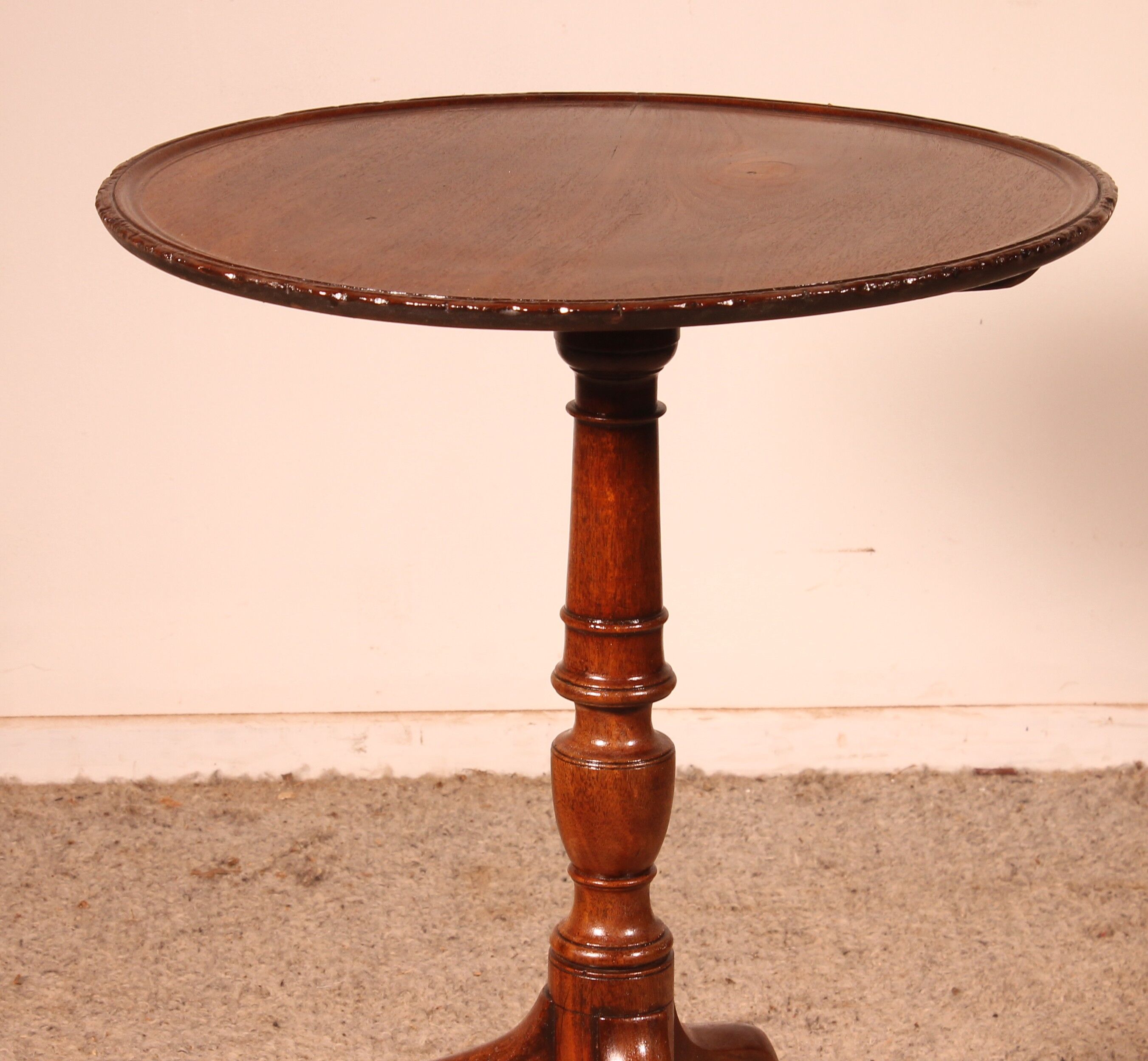 Guéridon dit tea table en acajou -18° siècle