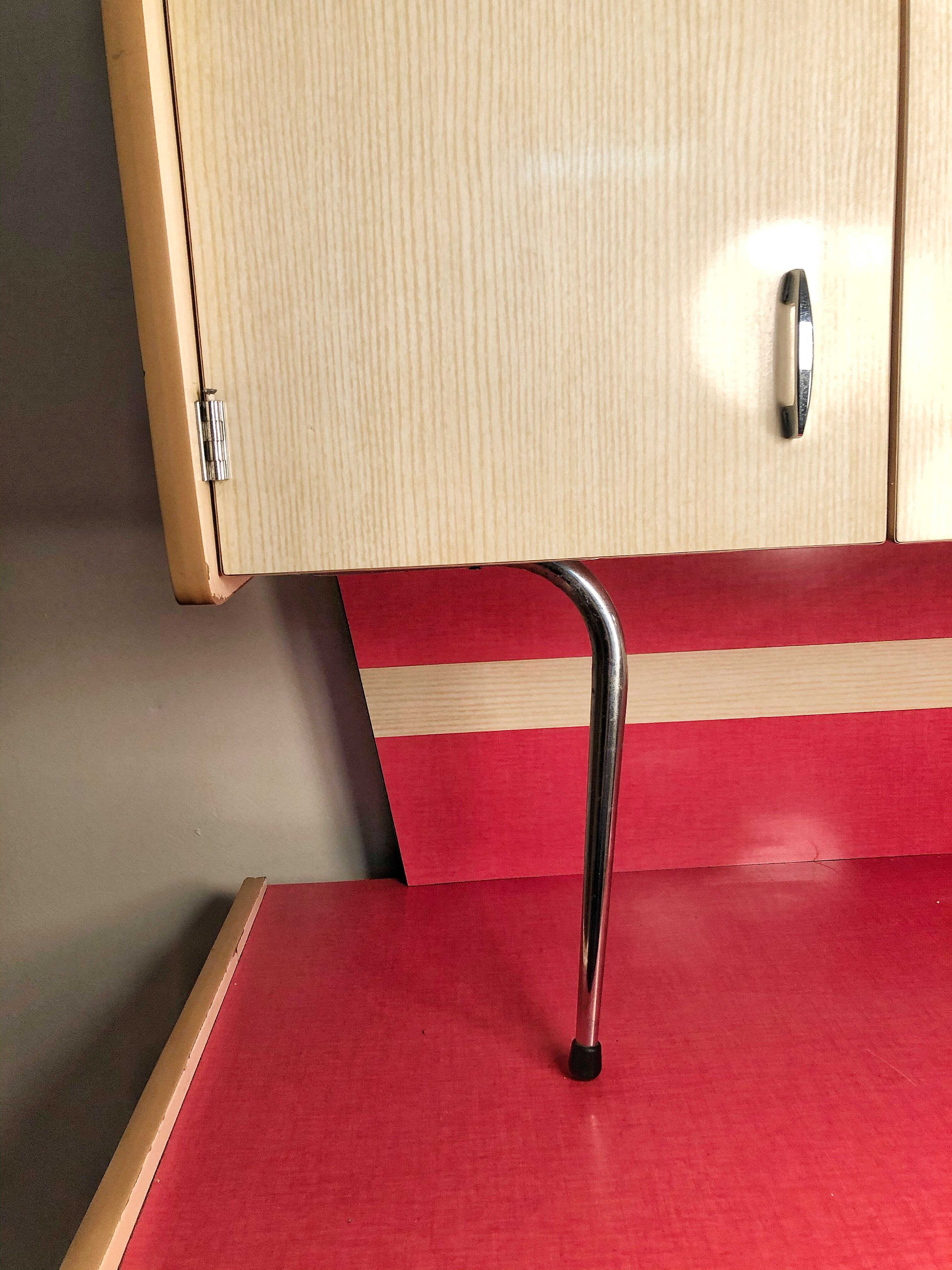 Kitchen furniture in formica