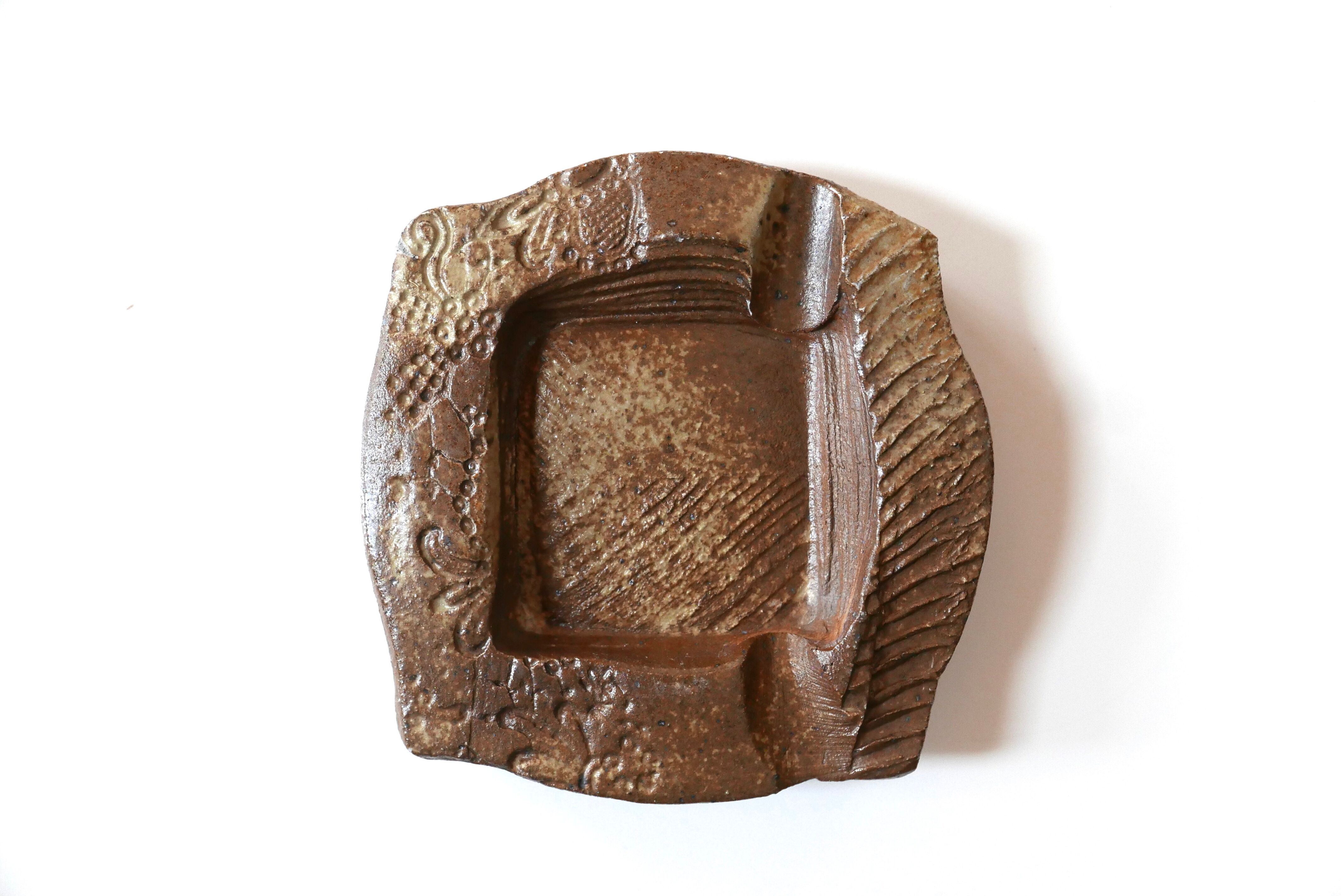 Barbara Delfosse sandstone ashtray, La Borne, 1960s