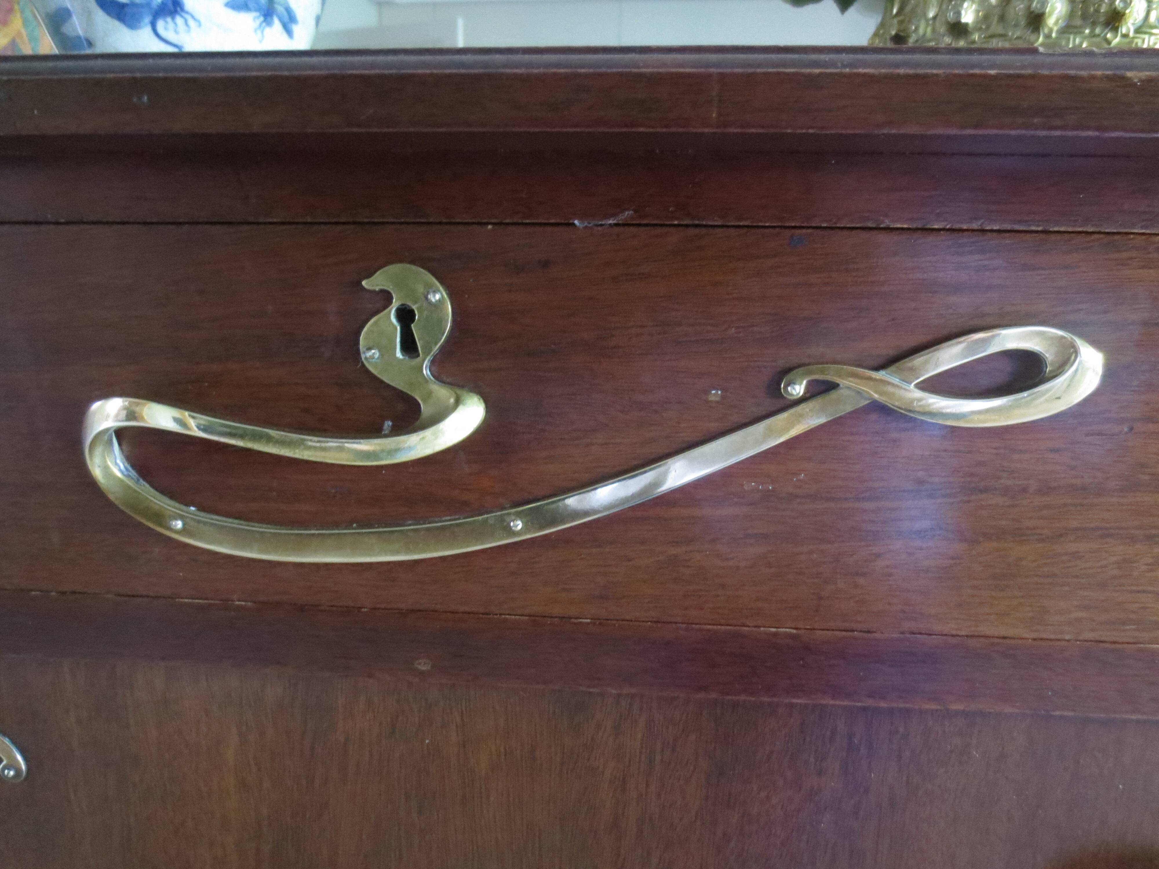 Buffet Art nouveau dans le gout de Victor Horta