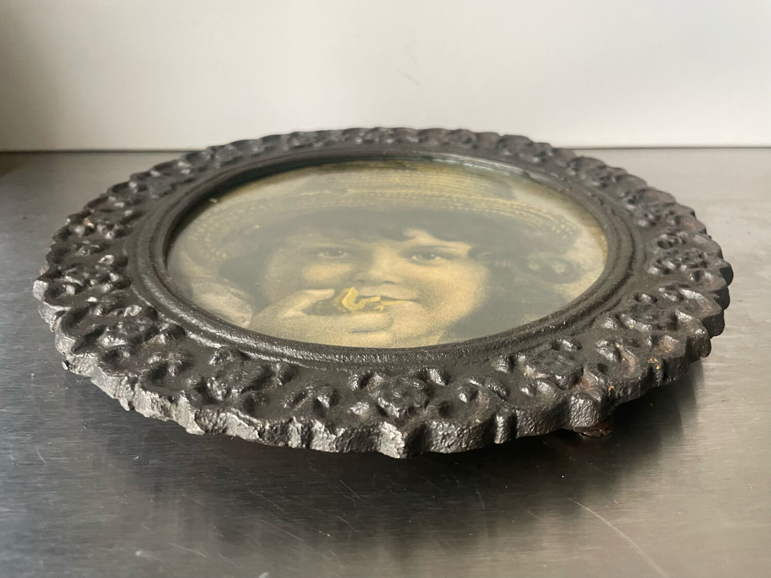 Metal cast iron picture frame