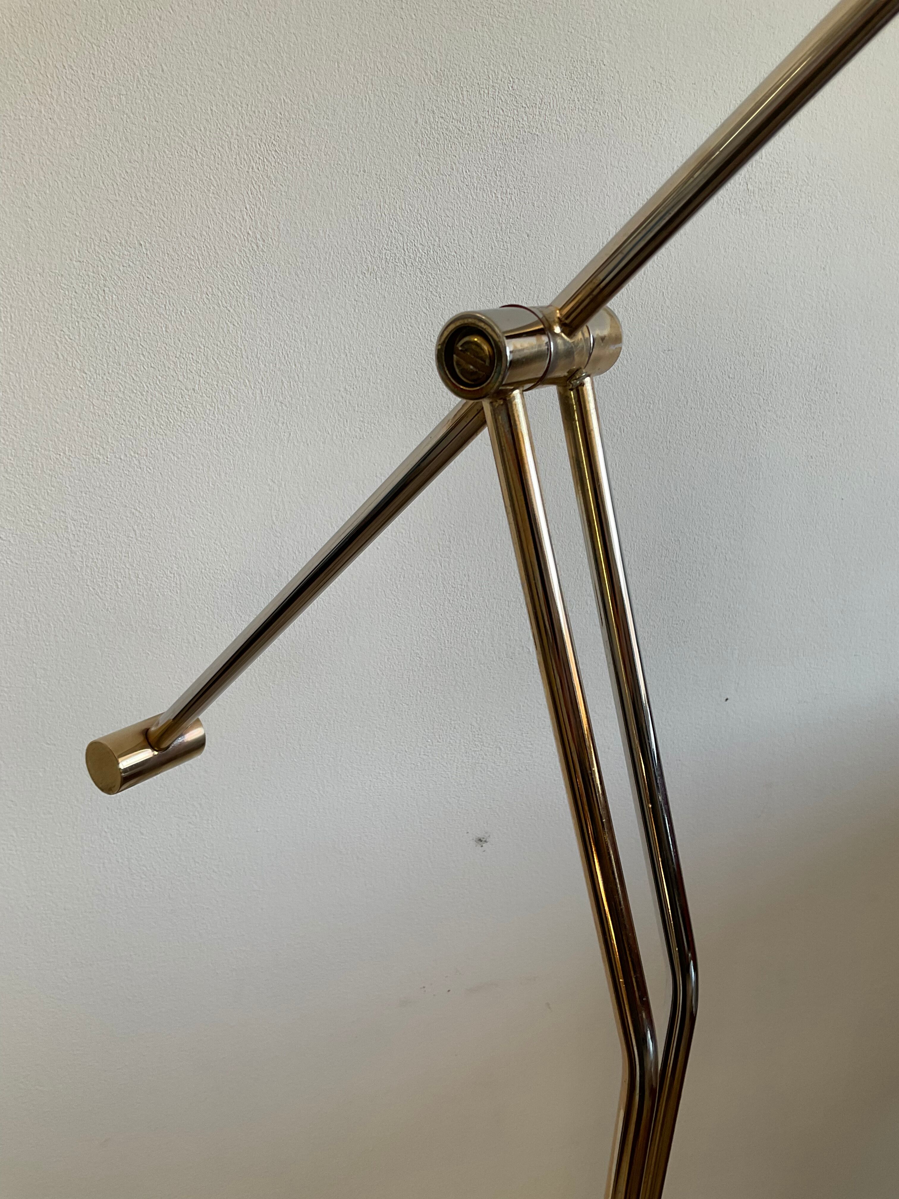 Deknudt e-reader floor lamp from the 70s in brass