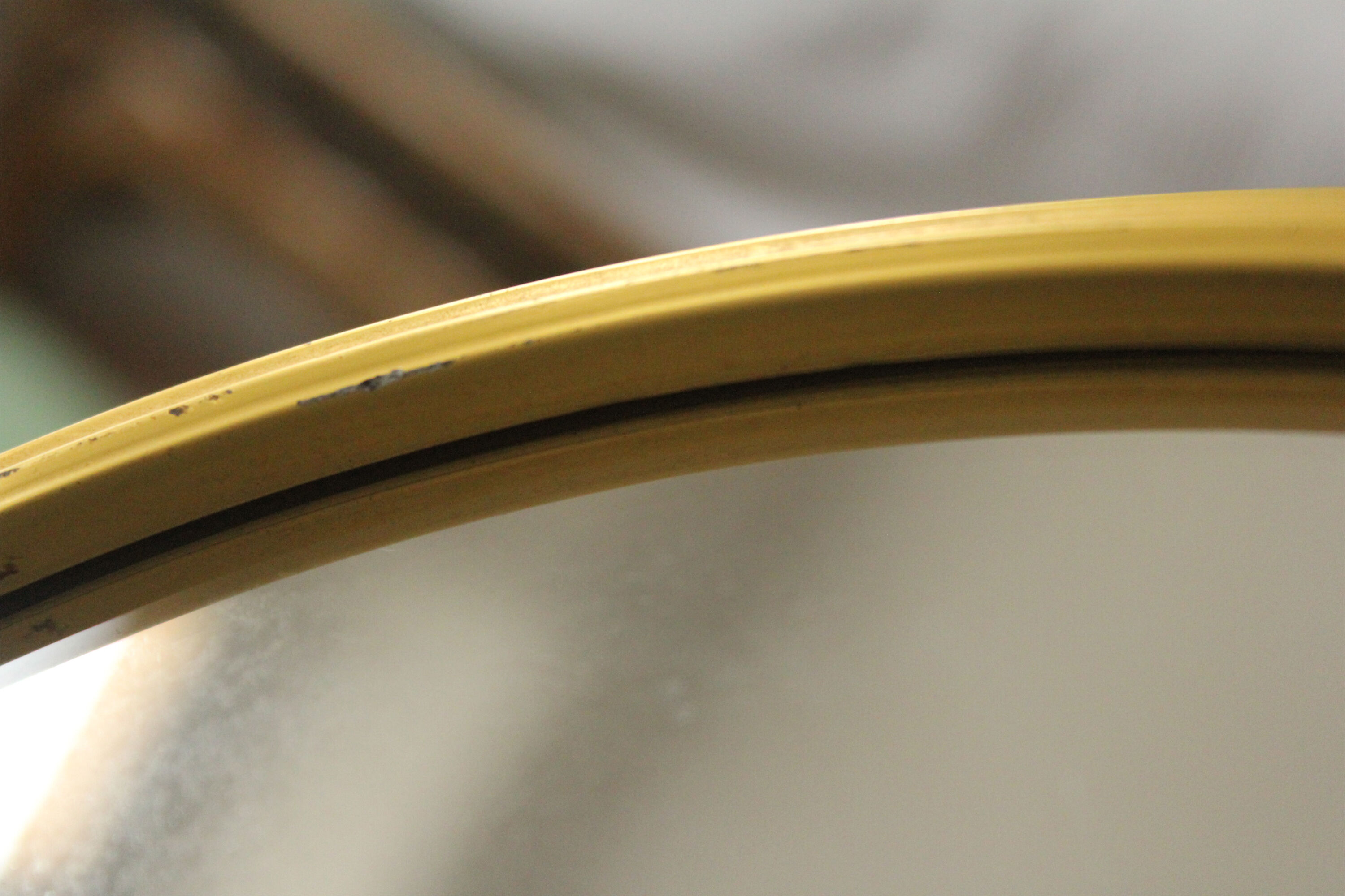 Miroir vintage rond  bordure acier doré
