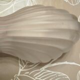 Applique art déco en verre dépoli rosé coquillage