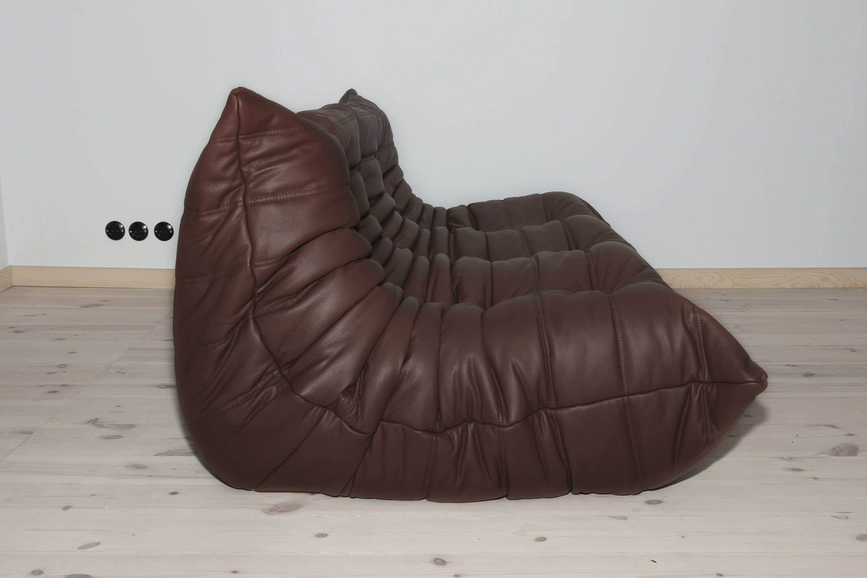 Togo ottoman, armchair and sofa designed by Michel Ducaroy 1973