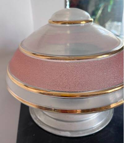 Ceiling light from the 40s/50s in gold and pink Art Deco.