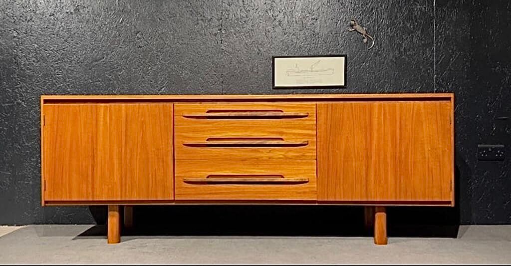 Enfilade en teck danois du milieu du siècle