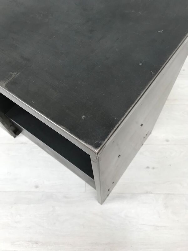 Bureau industriel Ronéo en métal brut
