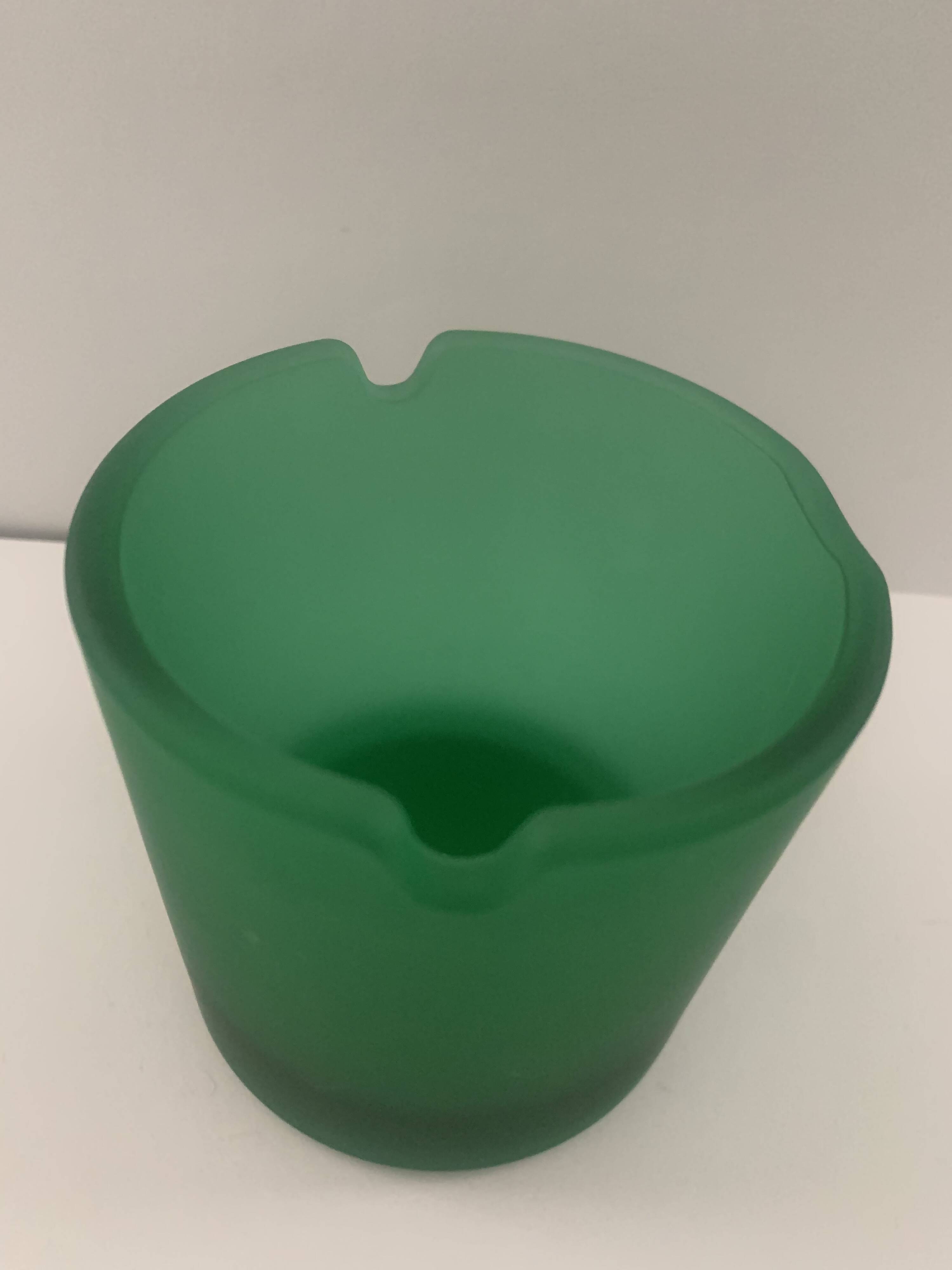 cendrier basculant modèle 504 avec insert en Cromargan de WMF