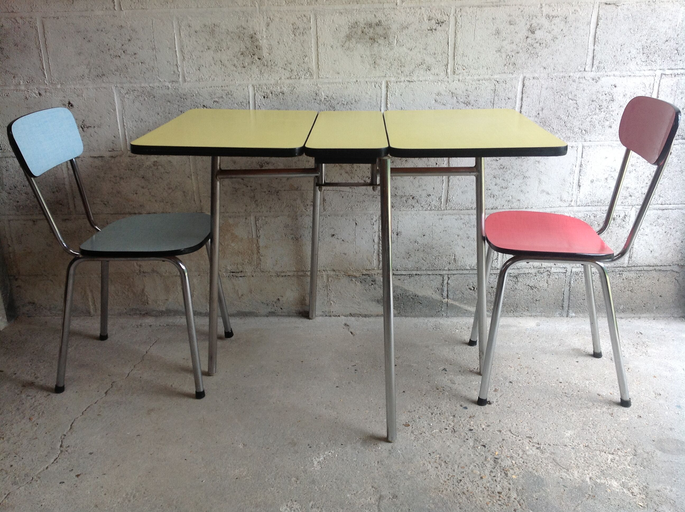 Formica folding table and 2 chairs