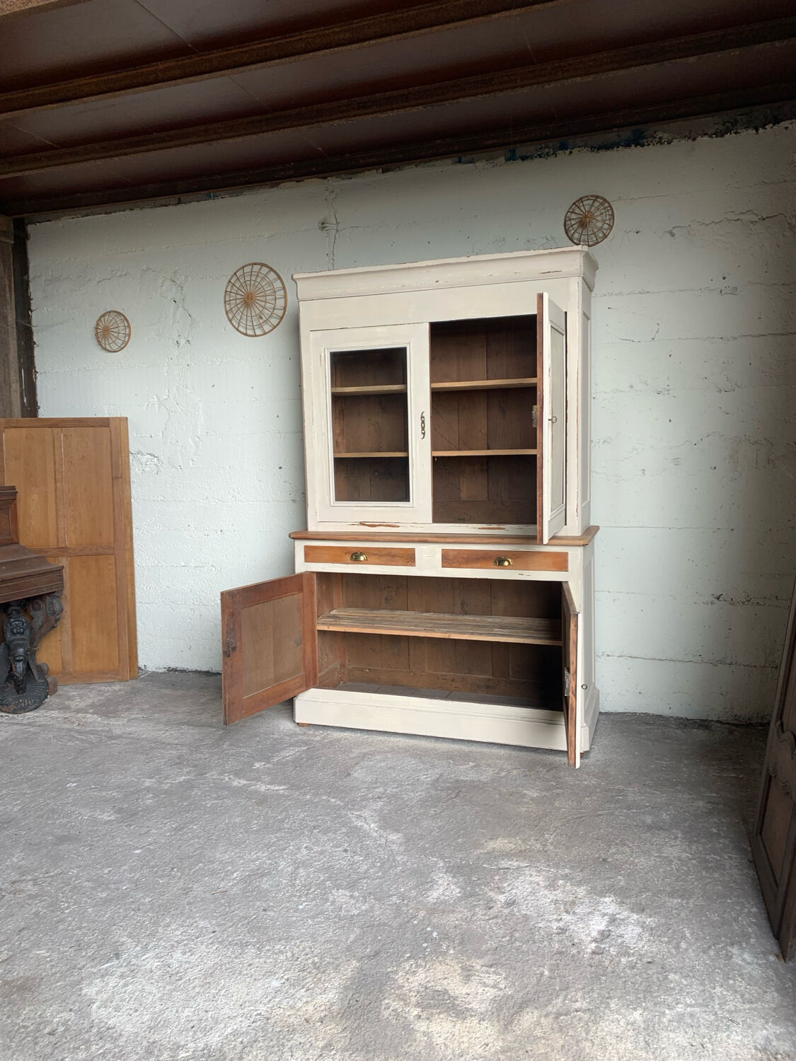 Country-style glass cabinet
