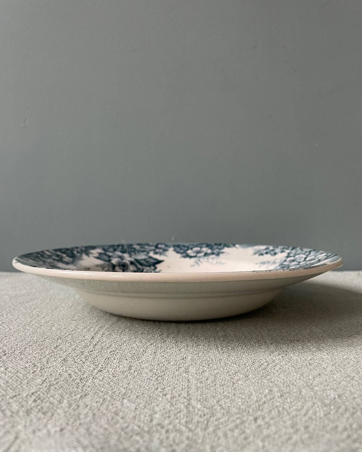 Series of 8 Marie-Louise soup plates, Moulin des Loups and Hamage