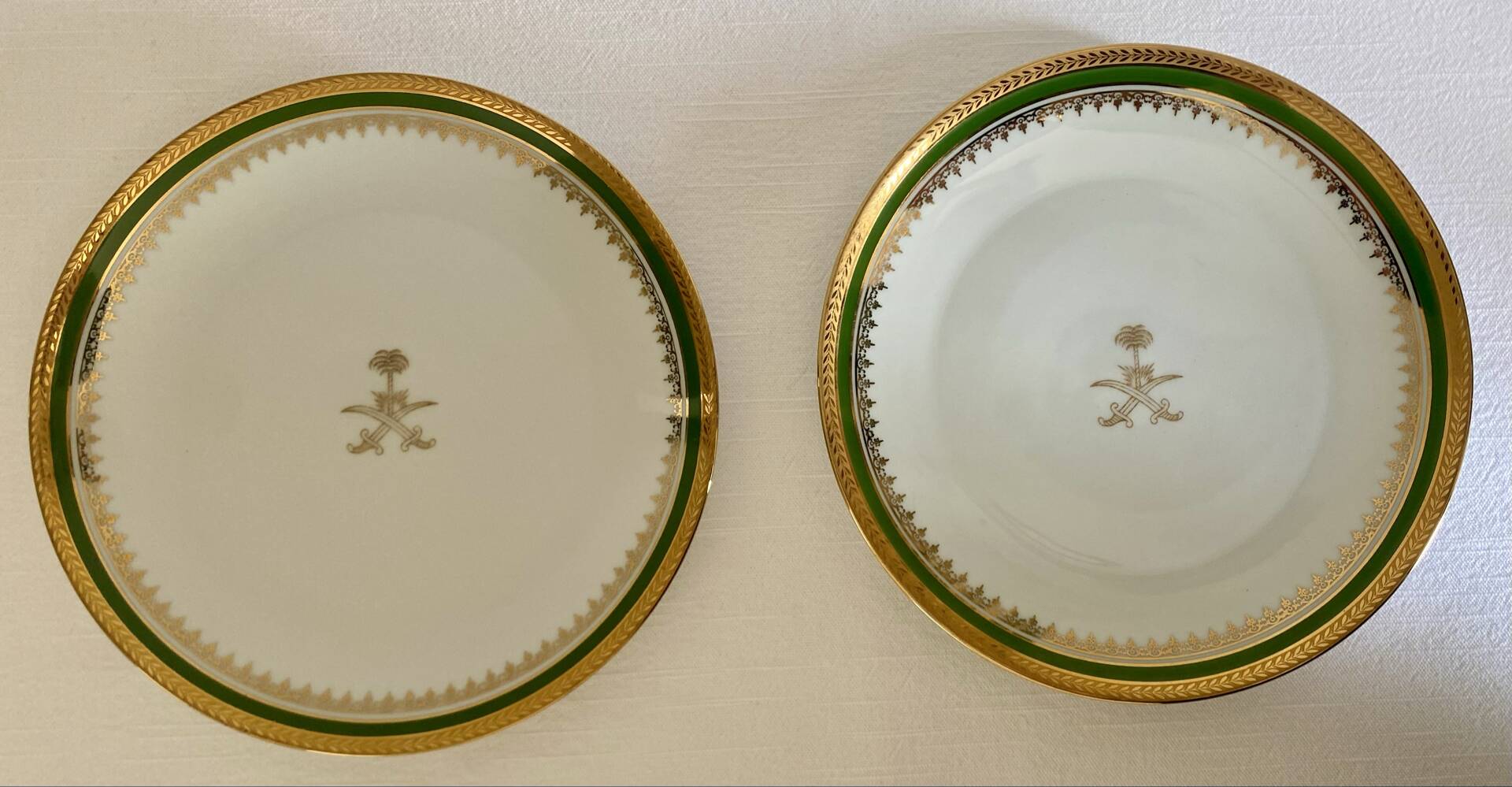 Assiette Tharaud Limoges “Monaco” — Service diplomatique, armoiries Ar