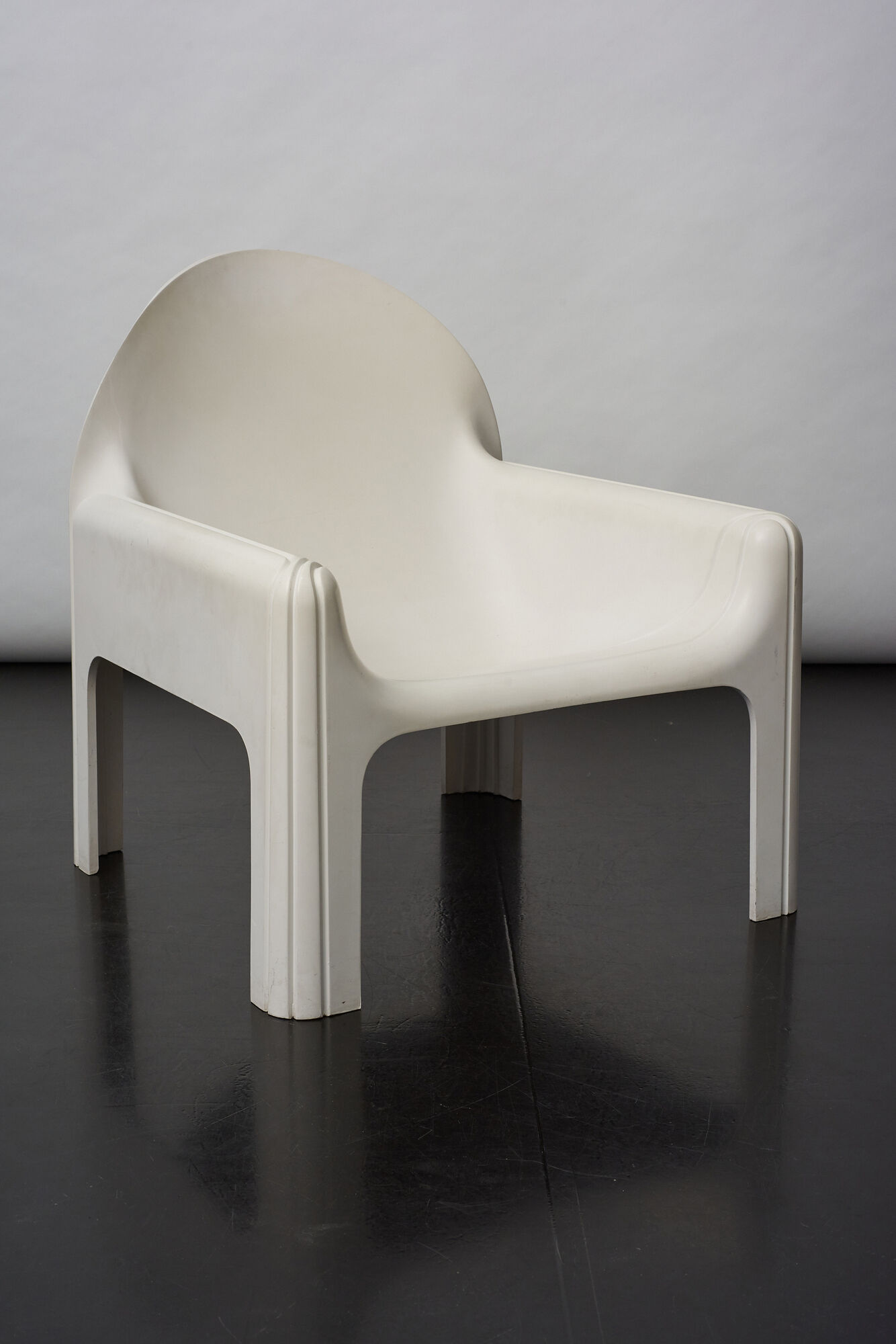Fauteuil 4794 conçue par Gae Aulenti de Kartell, 1974