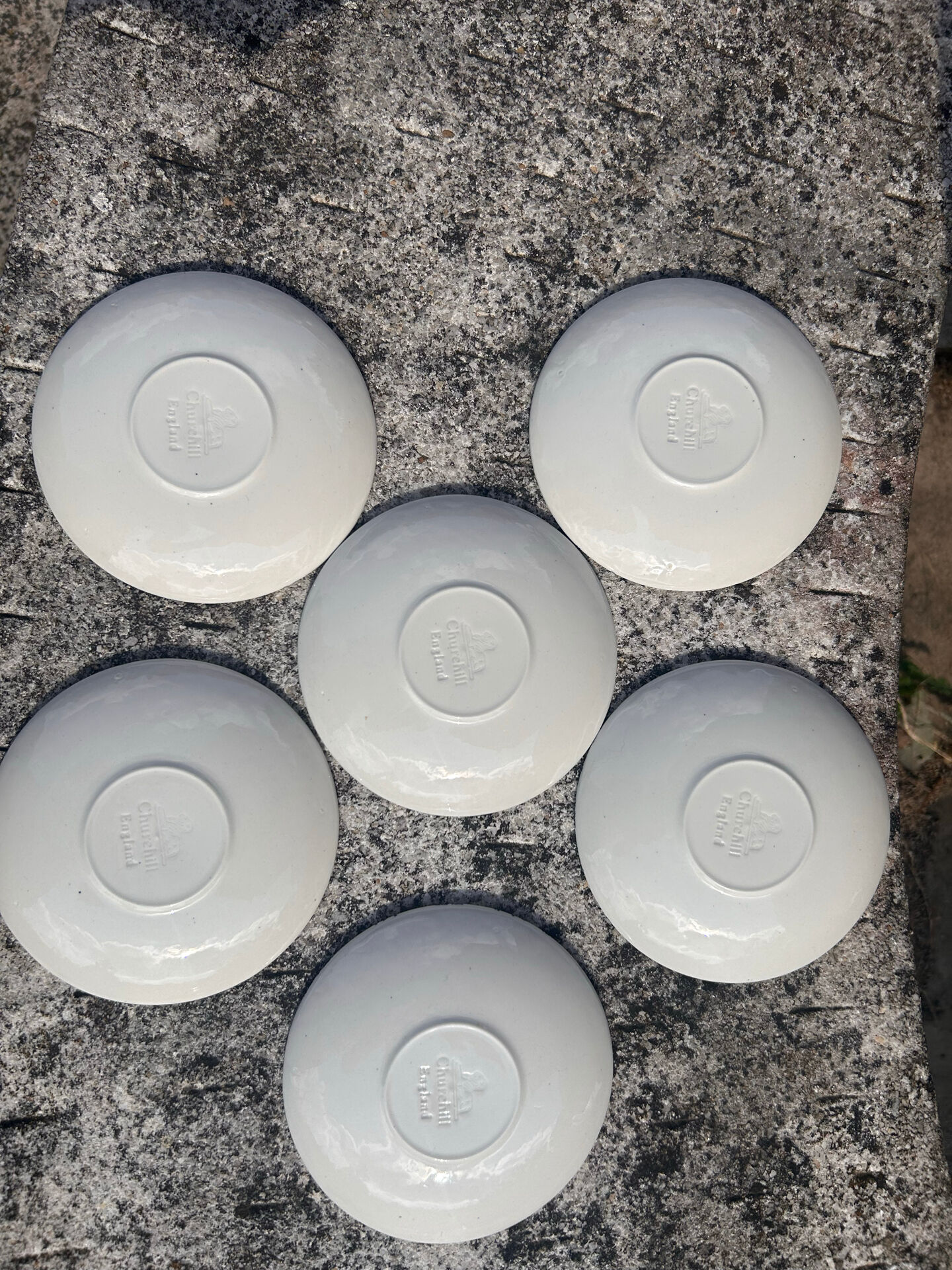 Set of 6 saucers Churchill England 13 cm diameter in porcelain