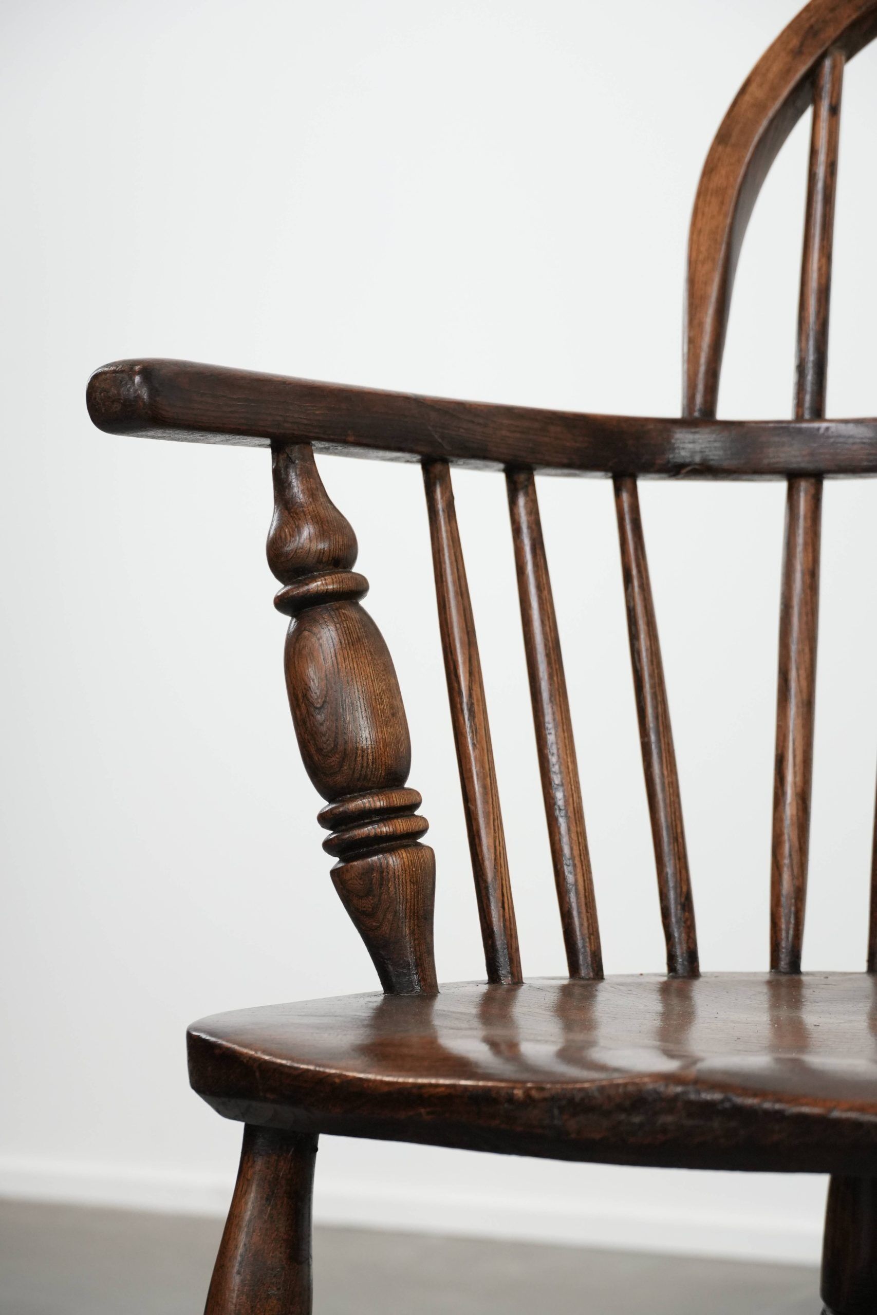 Antique set of 4 English Windsor lowback chairs with character