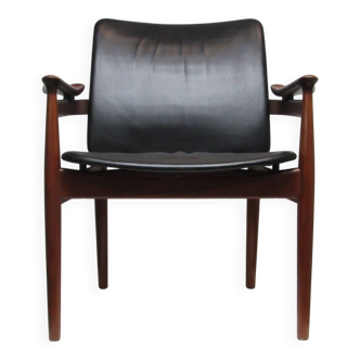 Finn Juhl model 192 in Teak, leather for France & Daverkosen