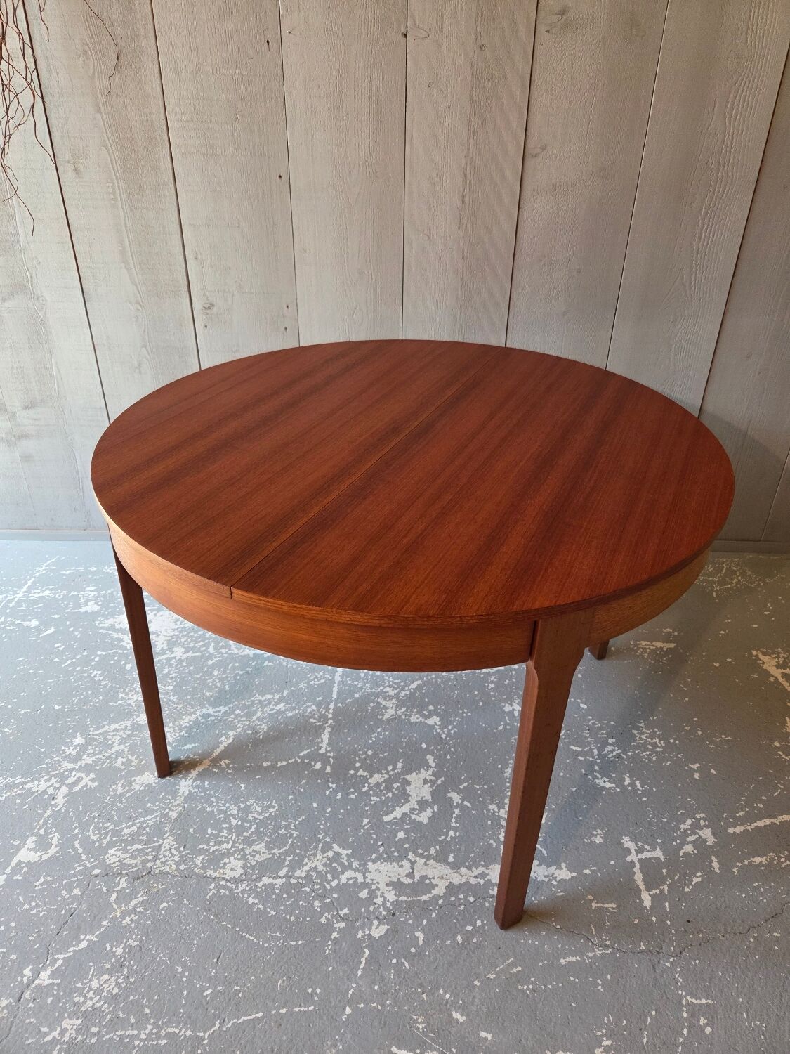 Scandinavian table