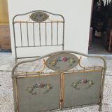 Lit en fonte décorées de fleurs époque 19ème