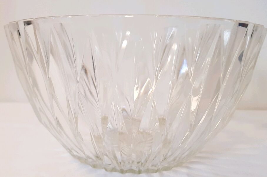 Glass bowl thick diamond pattern 70s