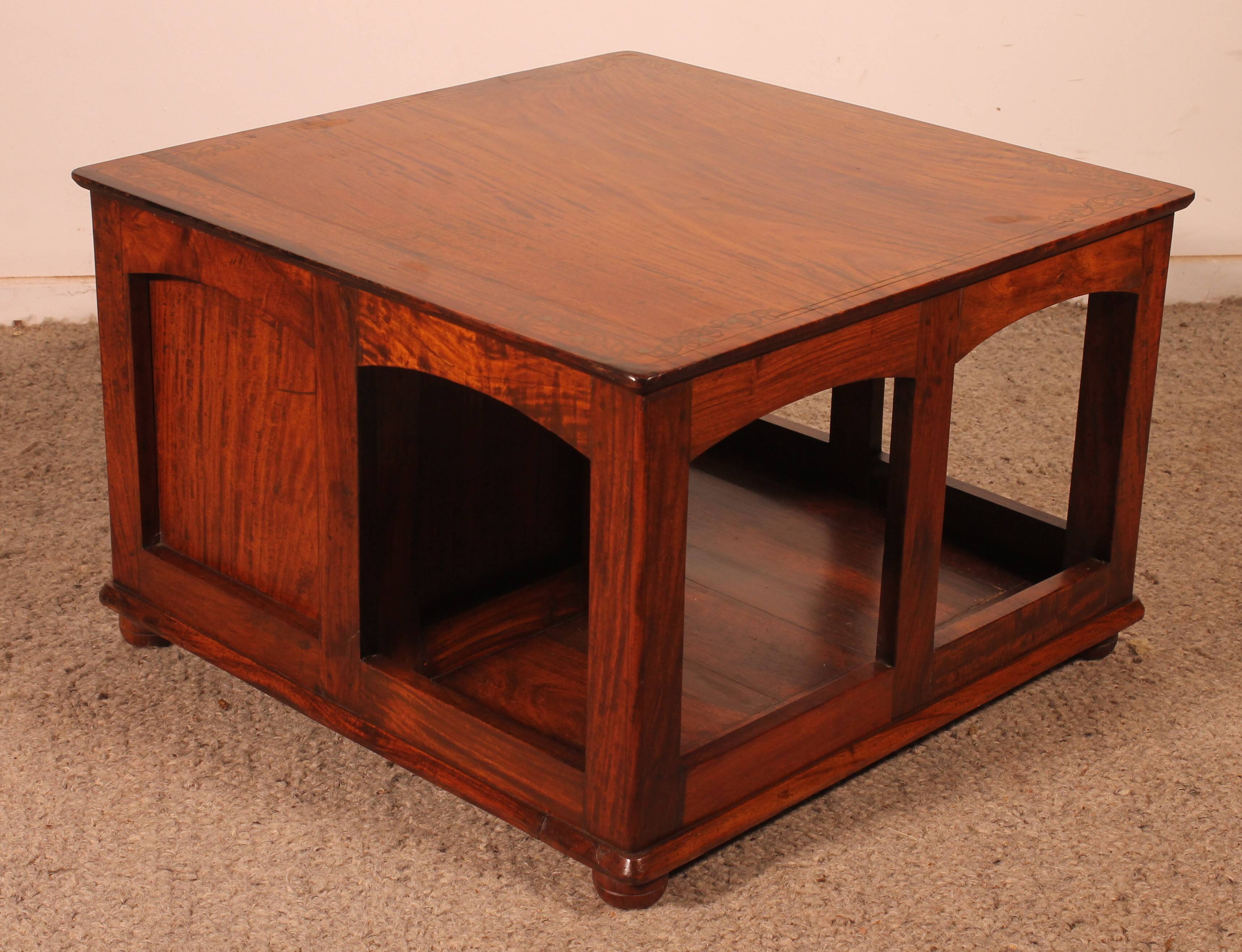 table basse ou bout de canapé de marine -Angleterre