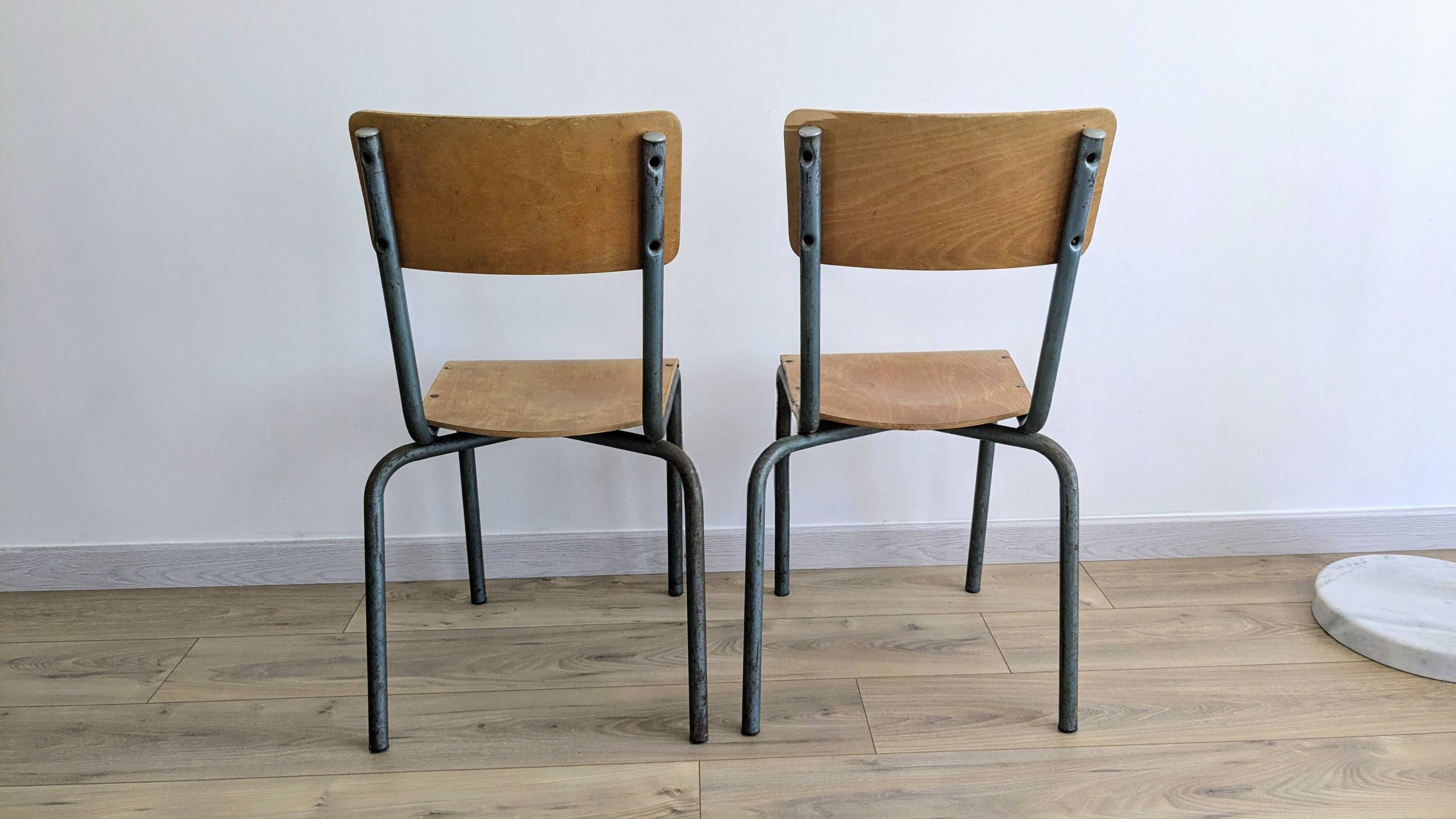 Paire de chaises d’école vintage années 50 esprit Jacques Hitier