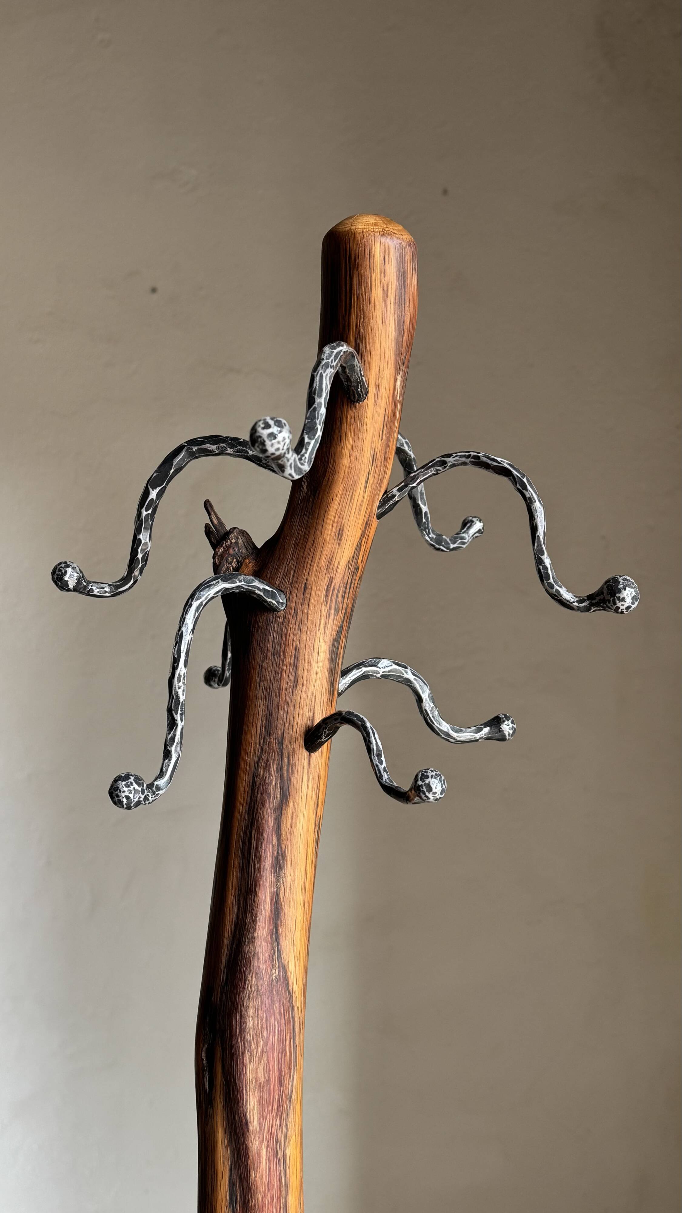 Sculptural coat rack - Oak wood coat rack