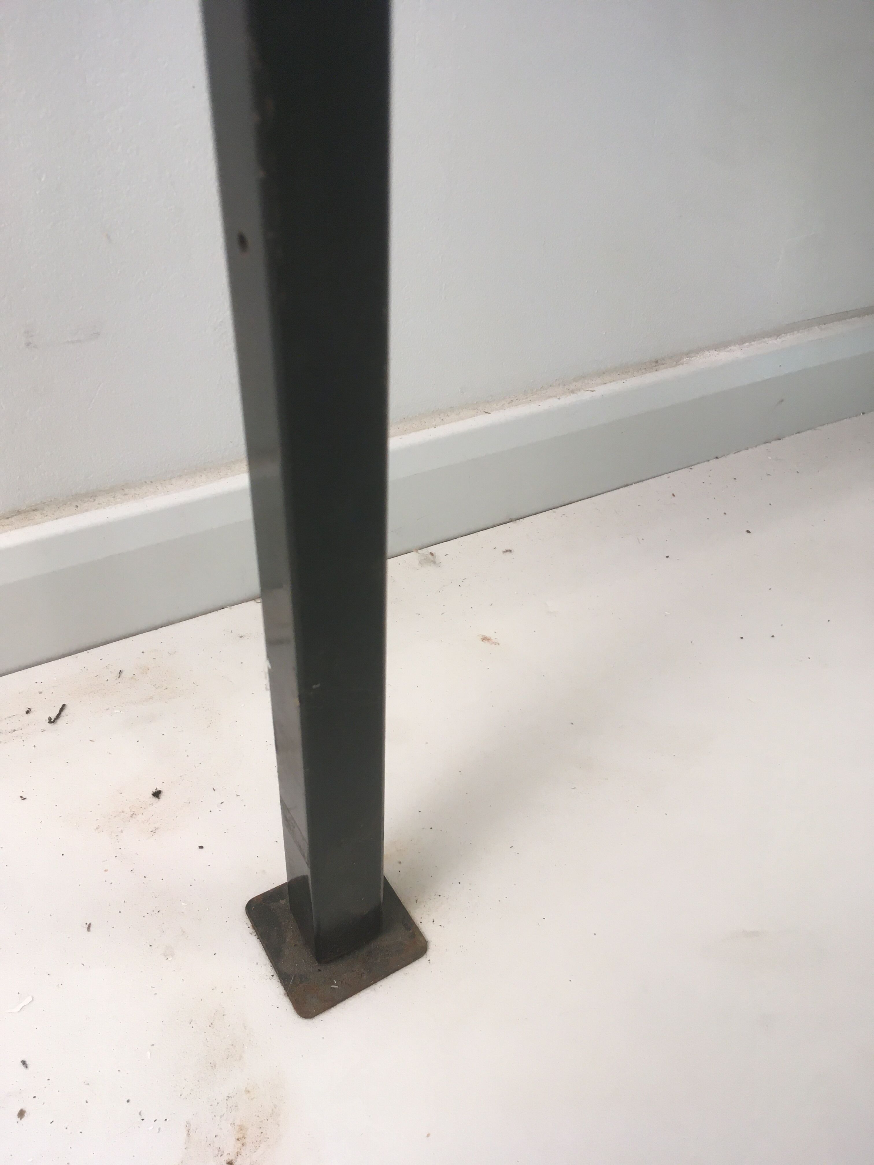 Floor/ceiling library 60s