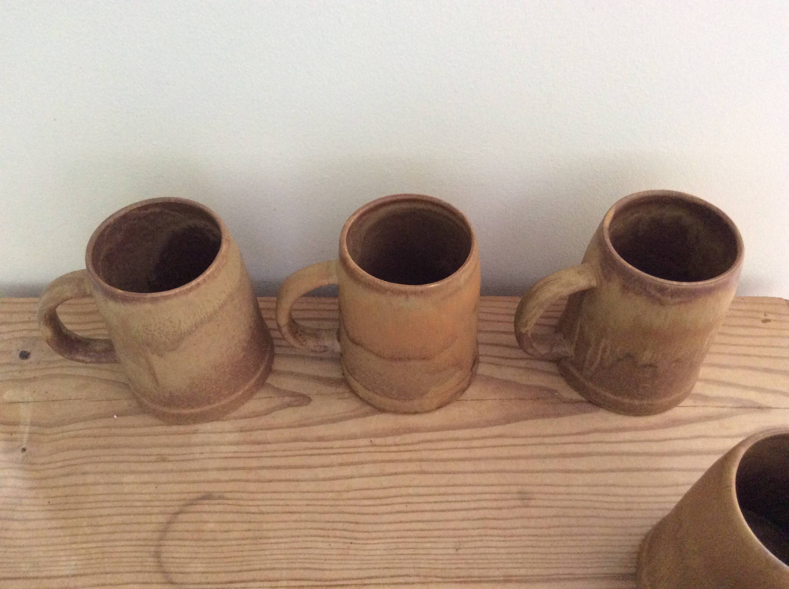5 stoneware mugs