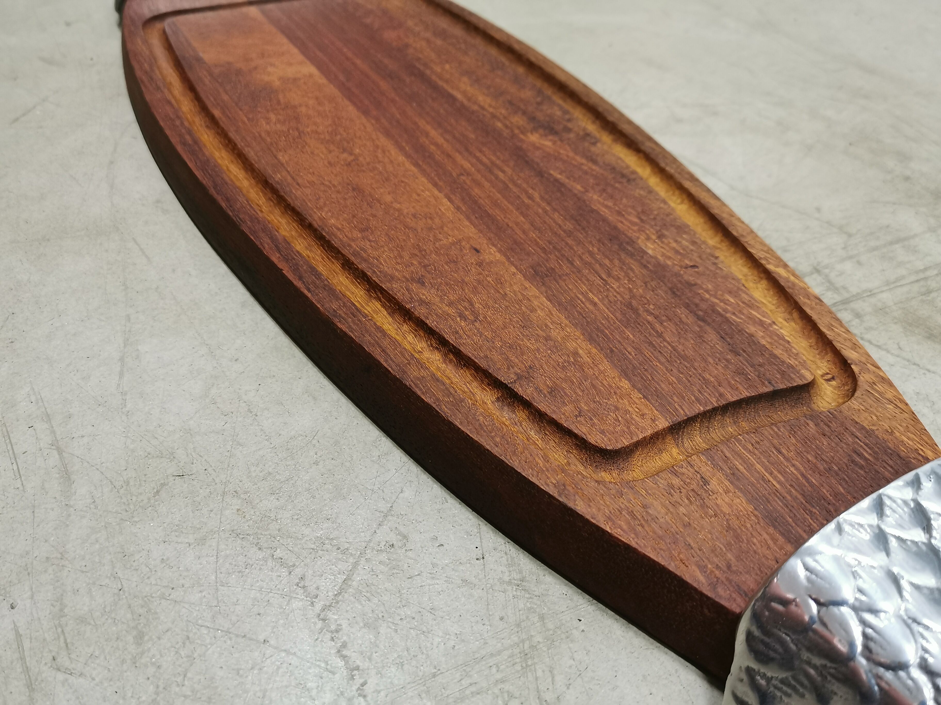 Scandinavian fish cutting board in solid teak 91 cm