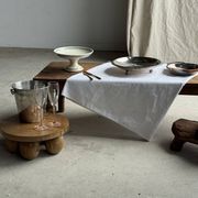 Plat à piédouche en faïence frises végétales vertes H12 D24