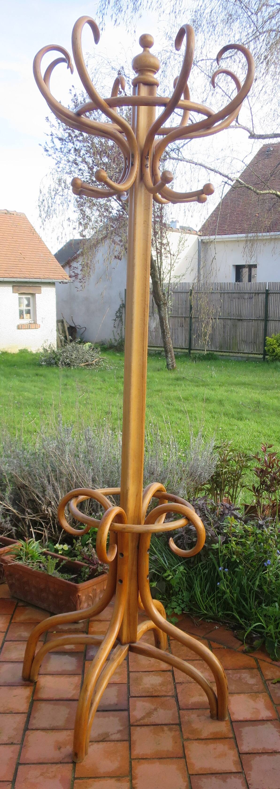 Parrot bistro umbrella coat rack Fischel 8 curved wood hooks