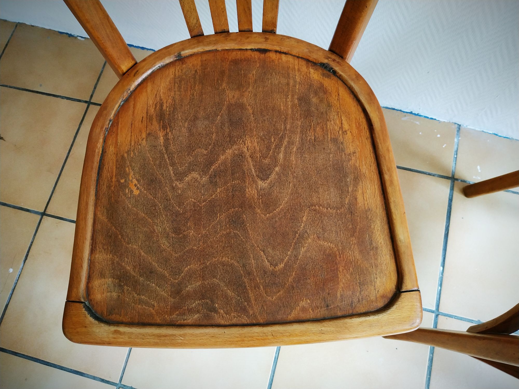Série de quatre chaises bistrot