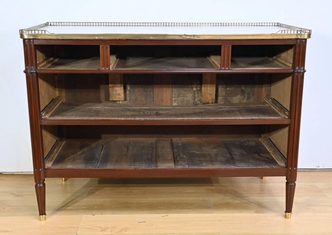 Cuban Mahogany Chest of Drawers, Louis XVI Period – 2nd Part 18th Century